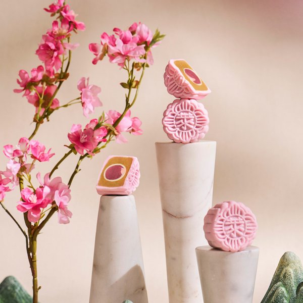 Sakura & Raspberry Truffle Snow-Skin Mooncake 樱花山梅冰皮月饼