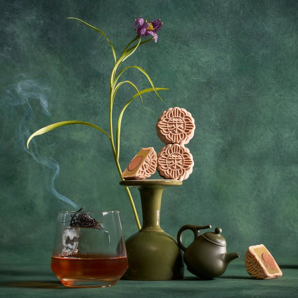 Whisky & Lapsang Souchong Truffle Snow-Skin Mooncake 威士忌正山小种冰皮月饼