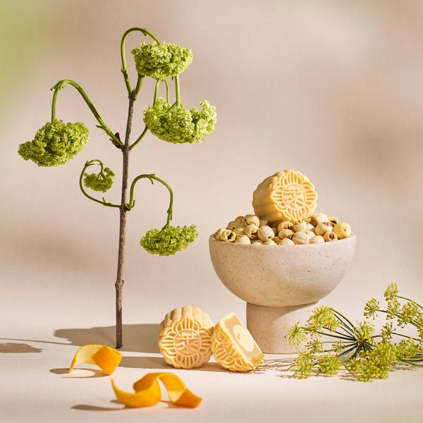 Yuzu & Osmanthus Truffle Snow-Skin Mooncake 柚子桂花冰皮月饼